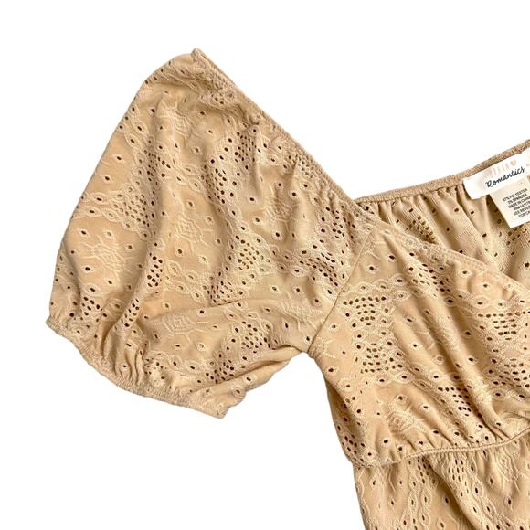 Urban Romantics Coquette Eyelet Crop Top Sz M Puff Sleeve Beige Cottagecore - Picture 5 of 5